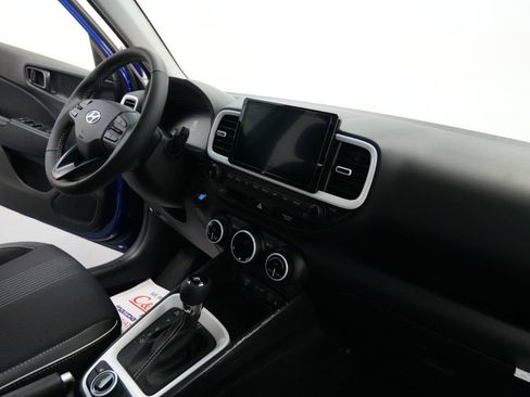 New 2025 Hyundai Venue Limited image 31