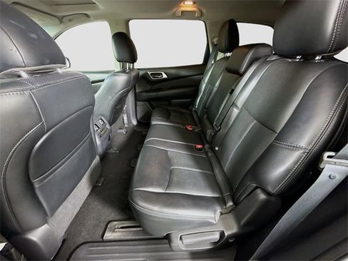 Used 2016 Nissan Pathfinder Platinum image 25