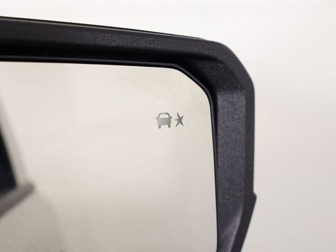 Used 2024 Chevrolet Colorado Trail Boss image 32