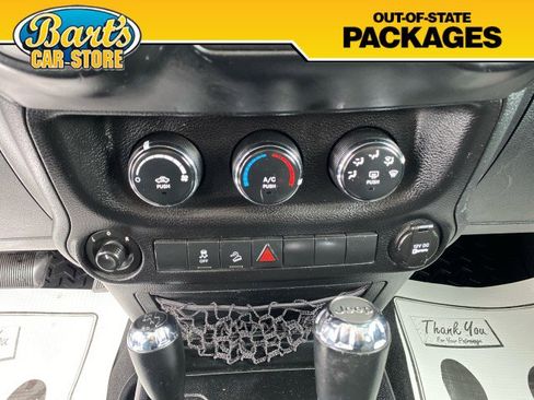 Used 2012 Jeep Wrangler Unlimited Sport image 29