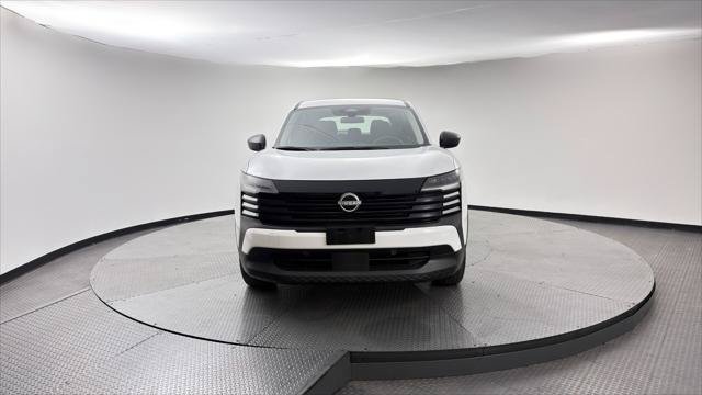 Used 2025 Nissan Kicks S FWD image 12