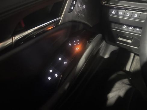 Used 2024 MAZDA MAZDA3 Hatchback w/Premium Plus Pkg image 17