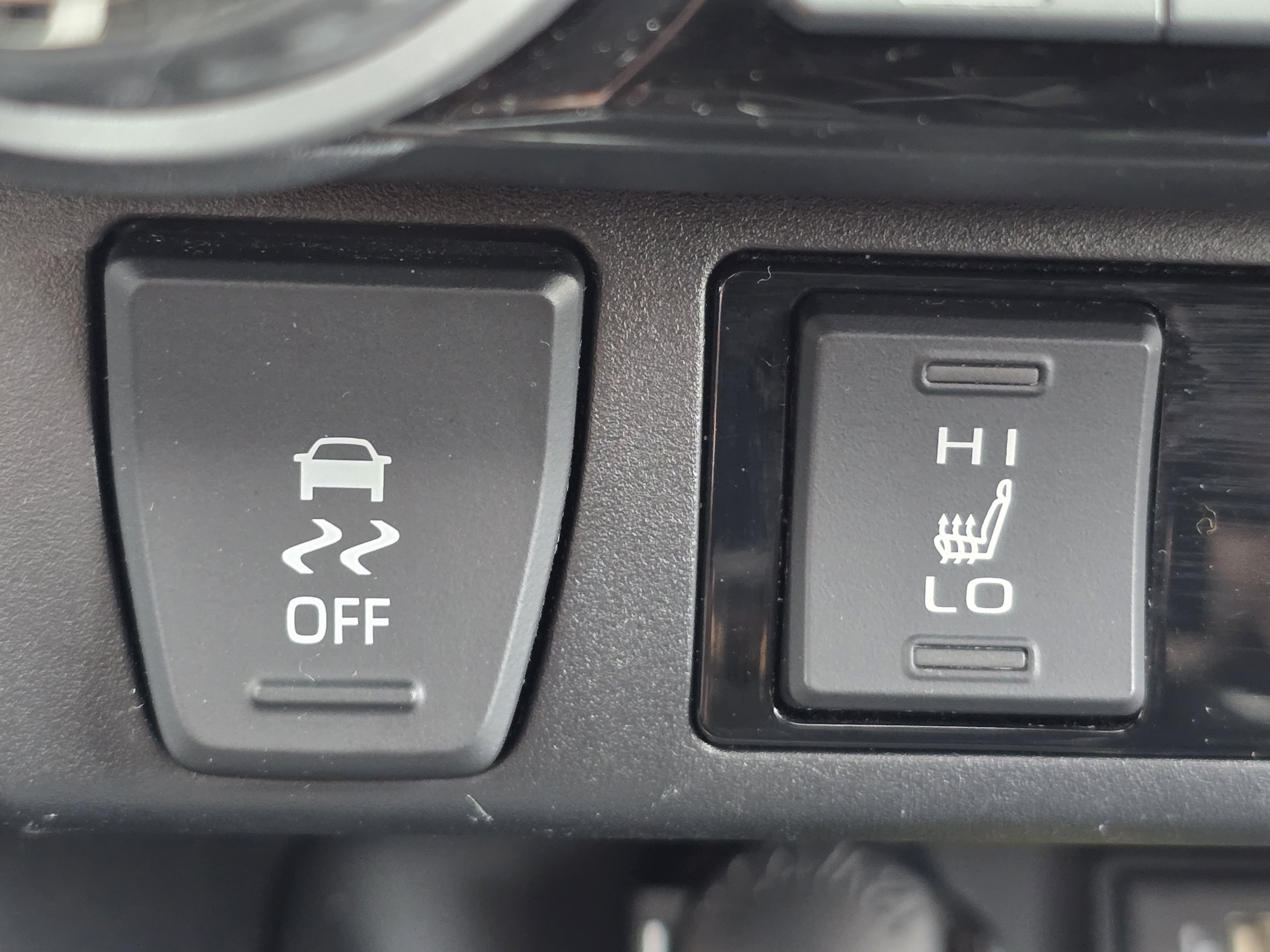 Used 2024 Toyota RAV4 XSE w/ Advanced Technology Package AWD/4WD image 13
