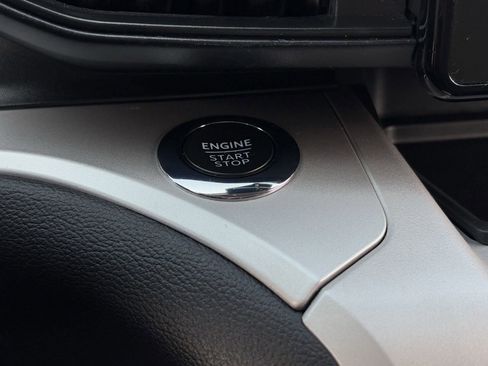 Used 2023 Ford Explorer XLT image 17