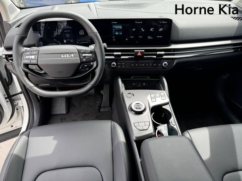 New 2026 Kia Sportage EX image 11