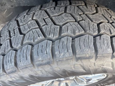 Used 2021 Toyota Tacoma TRD Off-Road w/ Technology Package image 2