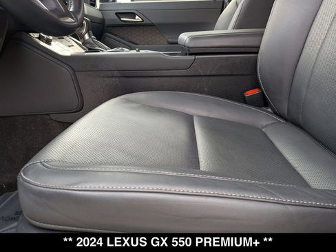 Used 2024 Lexus GX 550 w/ Accessory Package (2T) AWD/4WD image 18