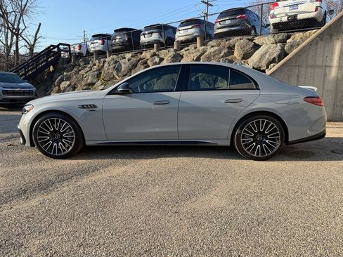 Used 2026 Mercedes-Benz E 53 AMG e 4MATIC Sedan image 3
