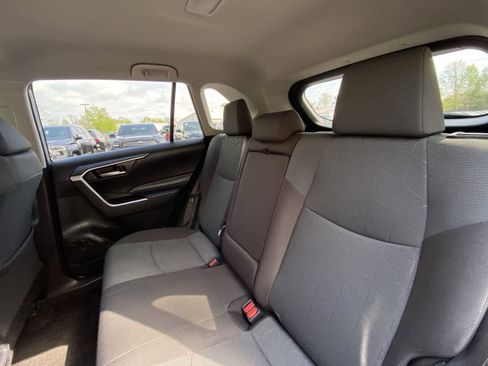 Used 2025 Toyota RAV4 XLE AWD/4WD image 25