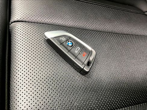 Used 2025 BMW 330i xDrive Sedan image 9