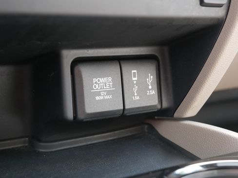 Used 2017 Honda Pilot Touring image 33