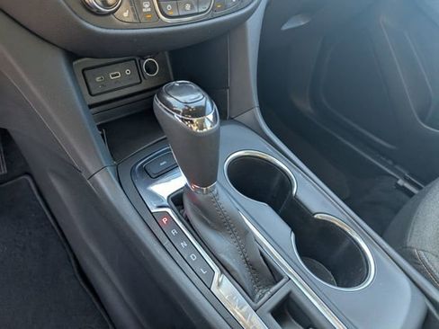 Used 2021 Chevrolet Equinox LT image 20