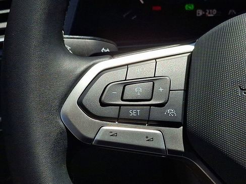Used 2025 Volkswagen Atlas Cross Sport SE AWD/4WD image 20