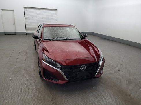 Used 2024 Nissan Altima 2.5 SV FWD image 14