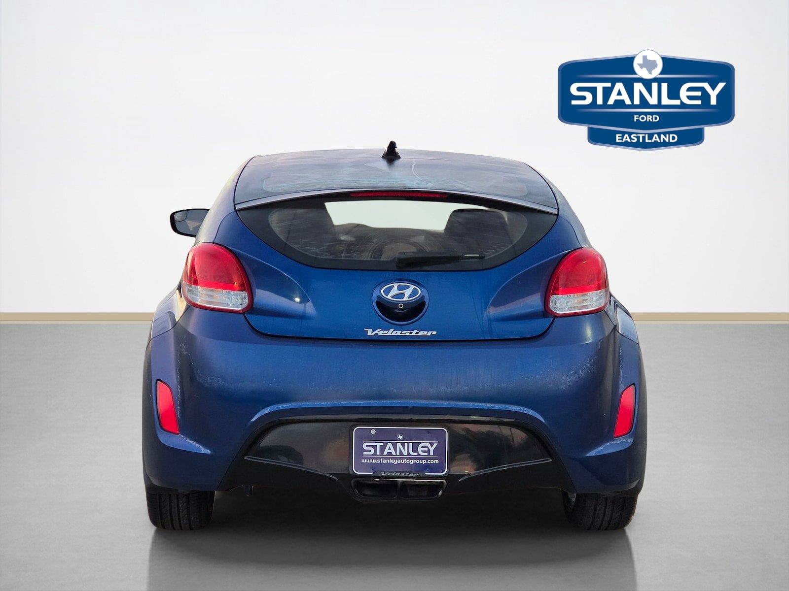 Used 2017 Hyundai Veloster Value Edition FWD image 8