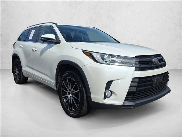 Used 2018 Toyota Highlander SE AWD/4WD image 3