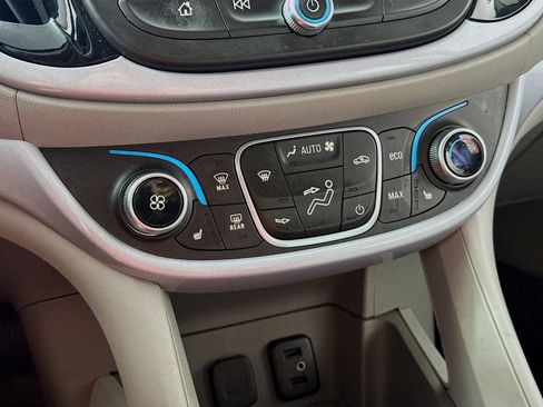 Used 2018 Chevrolet Volt LT w/ LT Driver Confidence Package image 16