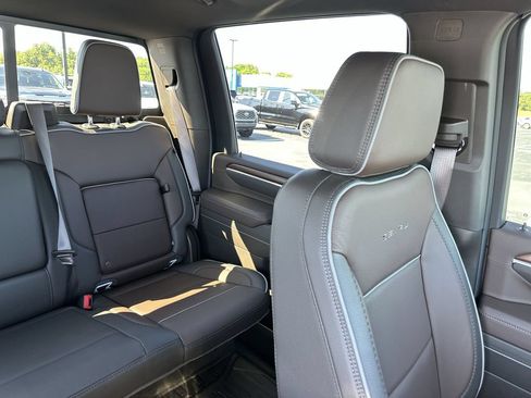 Used 2026 GMC Sierra 2500 Denali w/ Denali Reserve Package AWD/4WD image 14