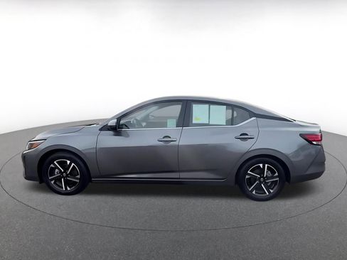 Used 2025 Nissan Sentra SV image 9