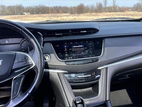 Used 2023 Cadillac XT5 Premium Luxury image 9