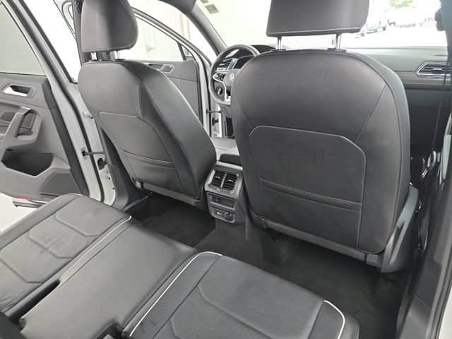 Used 2022 Volkswagen Tiguan SEL R-Line AWD/4WD image 11