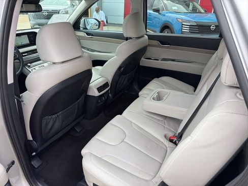 Used 2022 Hyundai Palisade SEL w/ 8P Bench Seat Package FWD image 16