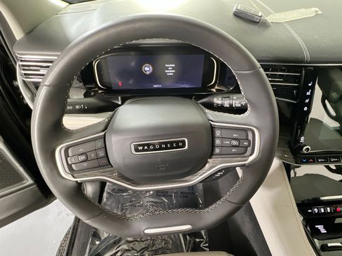 Used 2022 Jeep Wagoneer Series II w/ Convenience Group I image 11