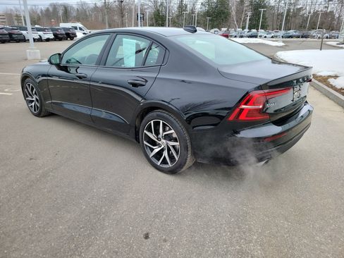 Used 2019 Volvo S60 T6 Momentum w/ Premium Package image 5