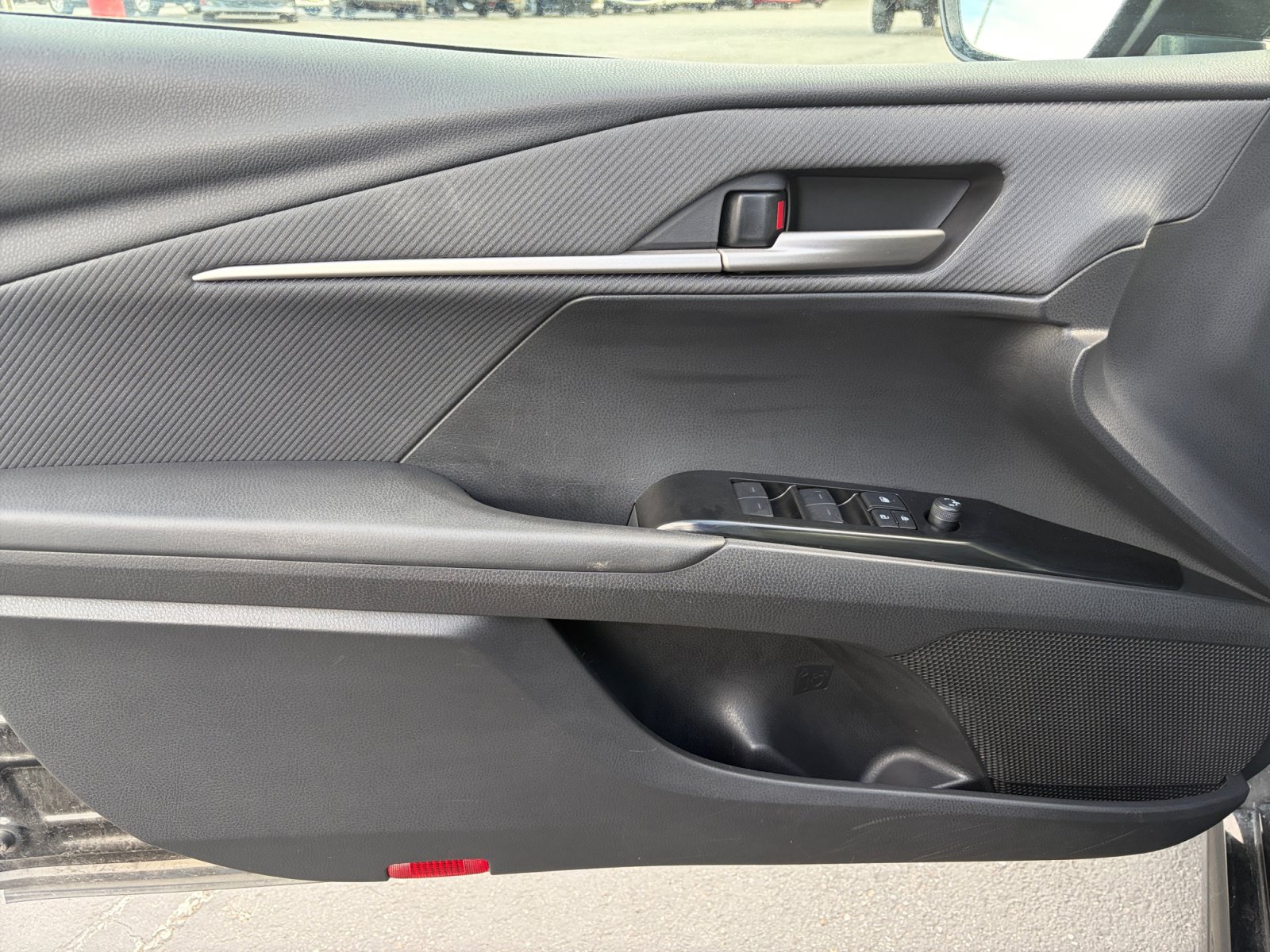 Used 2025 Toyota Camry SE FWD image 10