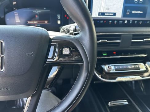 Certified 2023 Lincoln Corsair AWD image 29
