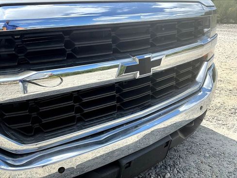 Used 2017 Chevrolet Silverado 1500 LT w/ All Star Edition image 27