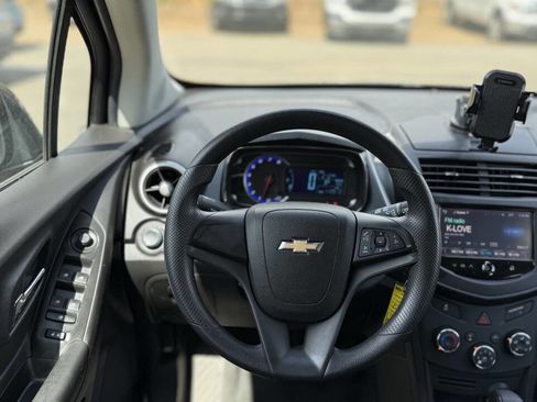Used 2016 Chevrolet Trax LS image 21