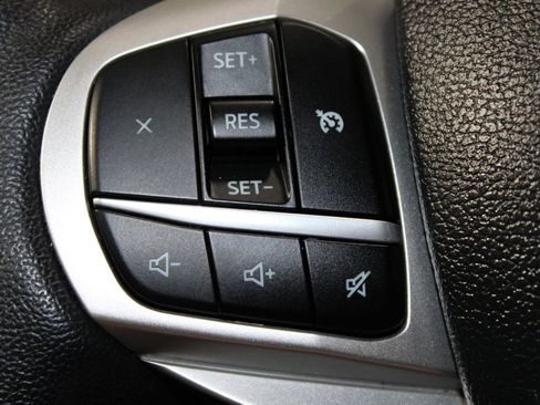 Used 2023 Ford Explorer XLT w/ Equipment Group 202A AWD/4WD image 39