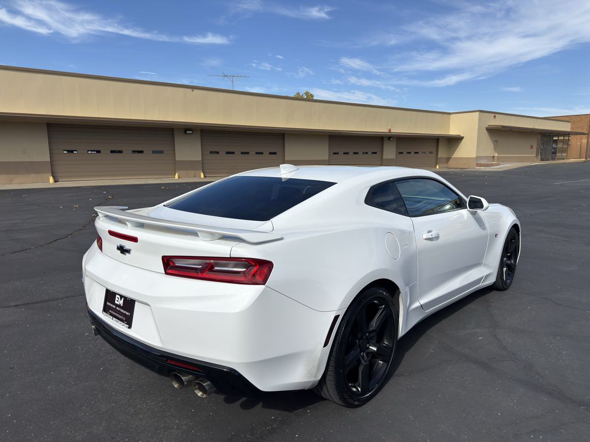 Used 2018 Chevrolet Camaro SS RWD image 7