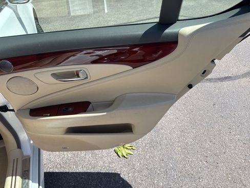 Used 2011 Lexus LS 460 w/ Luxury Value Edition RWD image 87