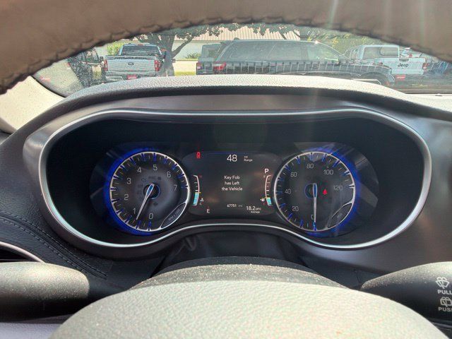 Used 2019 Chrysler Pacifica Limited FWD image 24