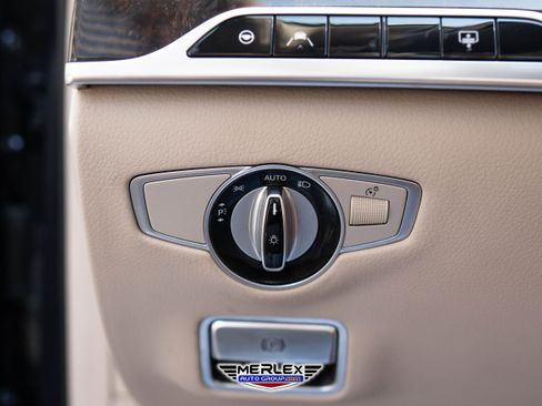 Used 2020 Mercedes-Benz S 560 4MATIC Sedan w/ Premium Package image 41