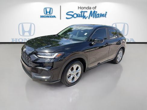 Certified 2023 Honda HR-V LX image 3