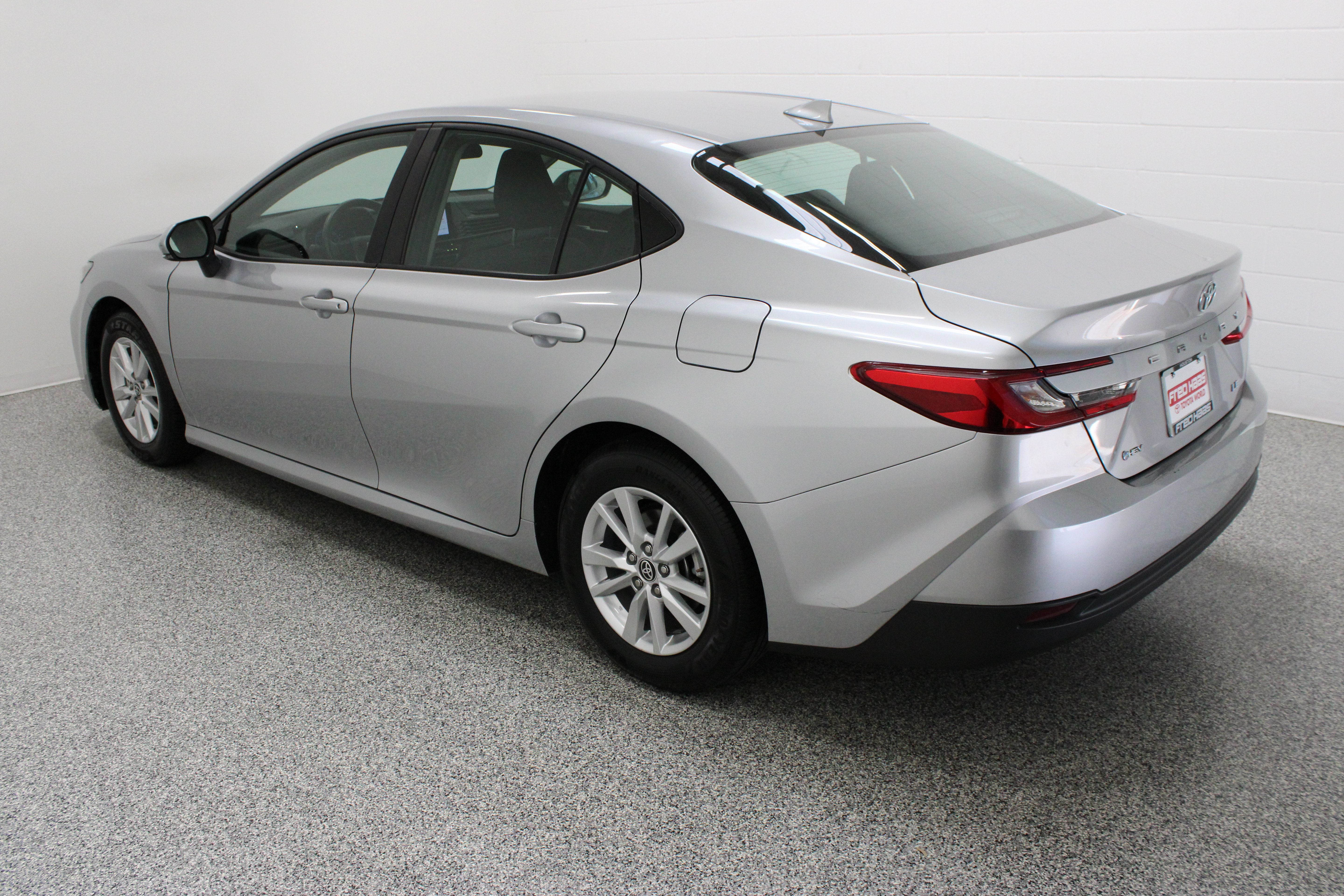 Used 2025 Toyota Camry LE FWD image 9