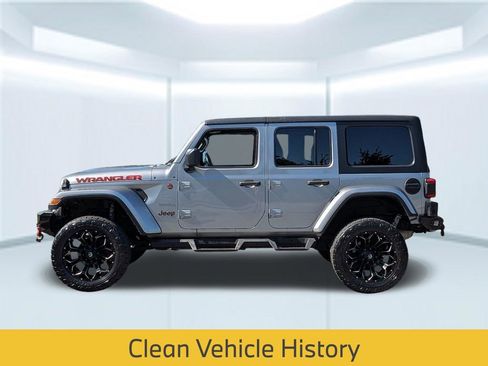 Used 2018 Jeep Wrangler Unlimited Sahara AWD/4WD image 2