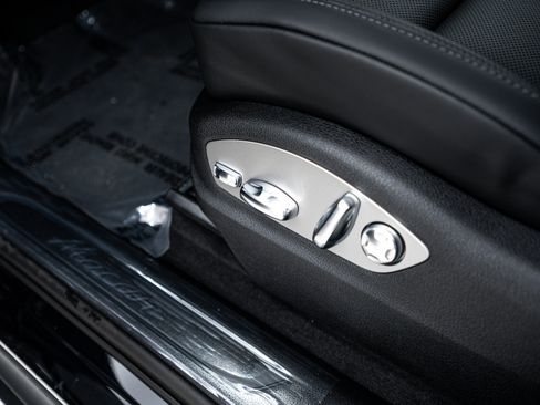 Certified 2026 Porsche Macan image 20