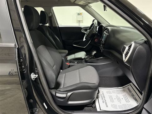 Used 2020 Kia Soul LX image 21