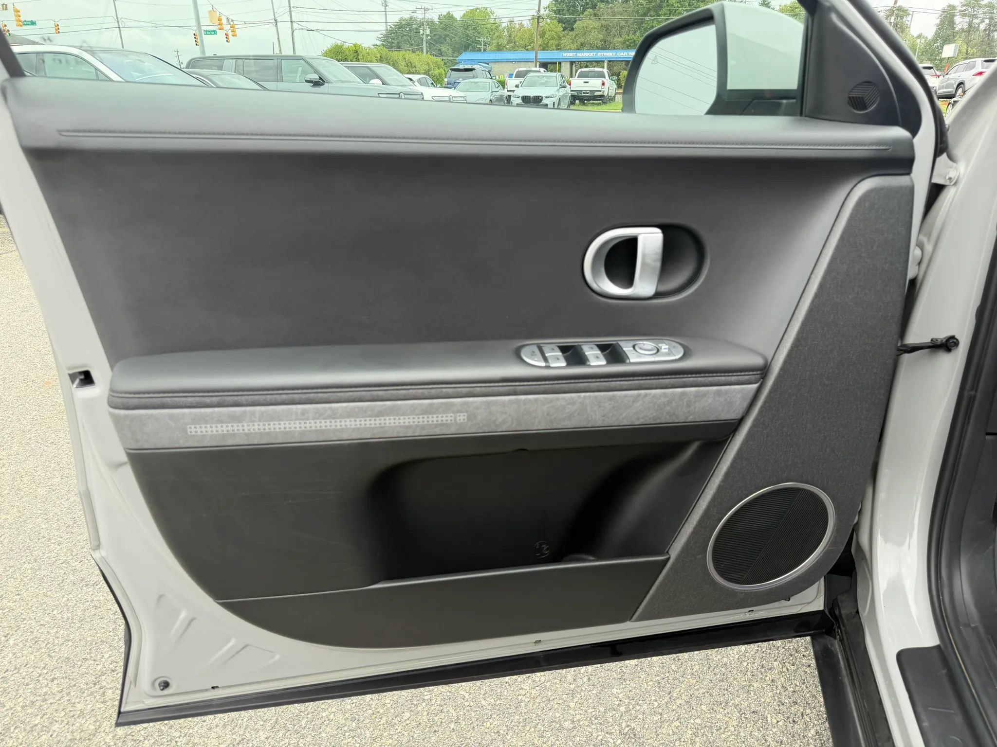 Used 2023 Hyundai Ioniq 5 SEL w/ Cargo Package AWD/4WD image 8