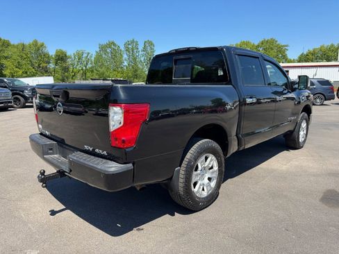 Used 2017 Nissan Titan PRO-4X AWD/4WD image 5