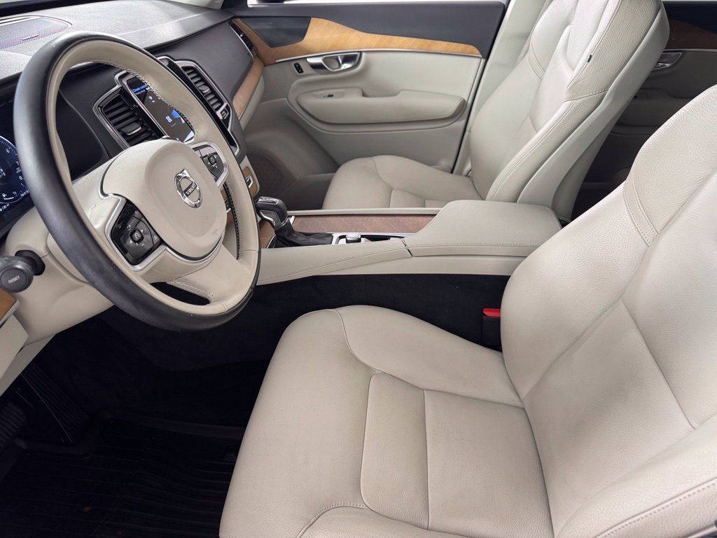 Used 2022 Volvo XC90 T6 Momentum w/ Advanced Package AWD/4WD image 19