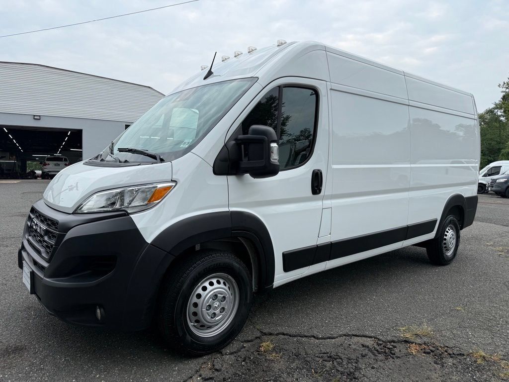 Used 2025 RAM ProMaster 2500 w/ Convenience Group FWD image 2