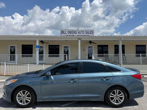 Used 2017 Hyundai Sonata SE image 2