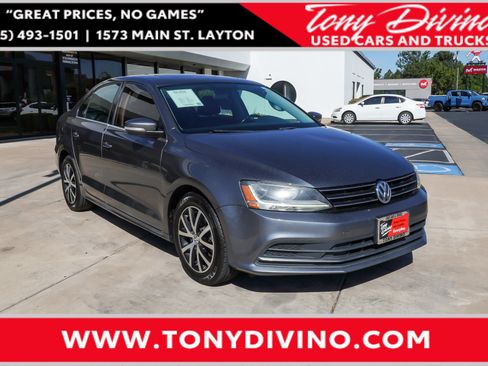 Used 2017 Volkswagen Jetta SE FWD image 1
