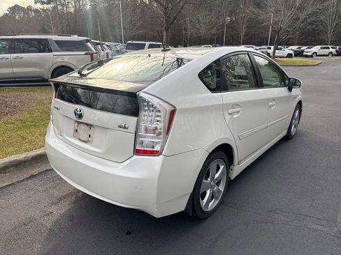 Used 2011 Toyota Prius Five image 16