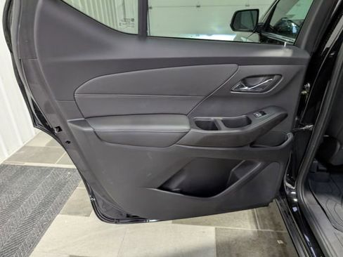 Used 2022 Chevrolet Traverse LT AWD/4WD image 8